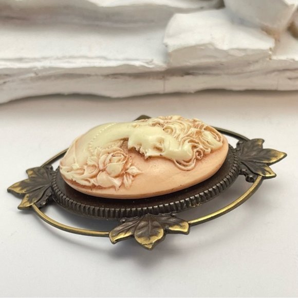 Large Lady Rose Antique Brass Style Cameo - Picture 4 of 9